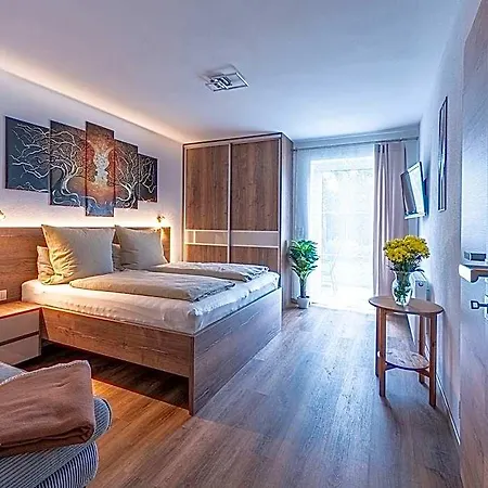 Apartman Geraeumige Fuer 5 Personen In *