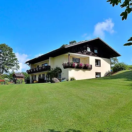 Geraeumige Fuer 5 Personen In